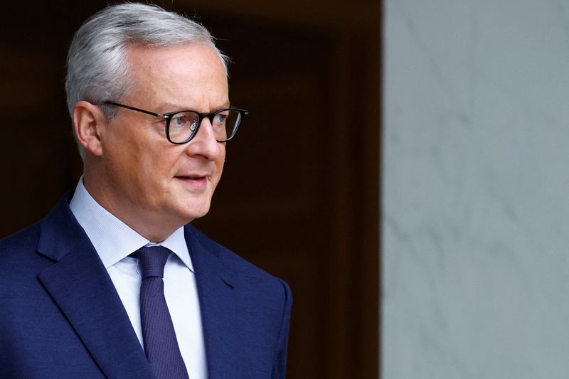 &copy; Reuters. FILE PHOTO: French Minister for Economy, Finance, Industry and Digital Security Bruno Le Maire leaves following the weekly cabinet meeting at the Elysee Palace in Paris, France, October 18, 2023. REUTERS/Sarah Meyssonnier/File Photo