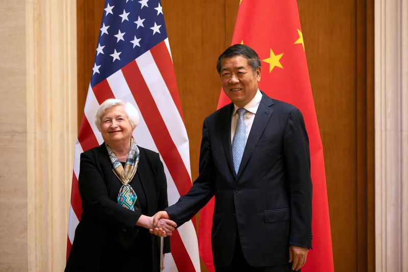 &copy; Reuters. U.S. Treasury Secretary Janet Yellen, left, shakes hands with Chinese Vice Premier He Lifeng during a meeting at the Diaoyutai State Guesthouse in Beijing, China, Saturday, July 8, 2023.      Mark Schiefelbein/Pool via REUTERS/File Photo