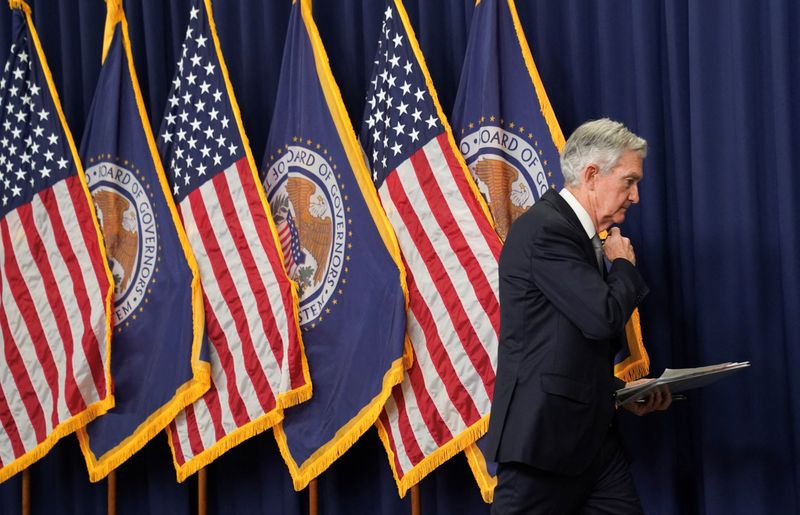 &copy; Reuters. Federal Reserve Board Chairman Jerome Powell departs after holding a press conference following a closed two-day meeting of the Federal Open Market Committee on interest rate policy at the Federal Reserve in Washington, U.S., November 1, 2023. REUTERS/Kev