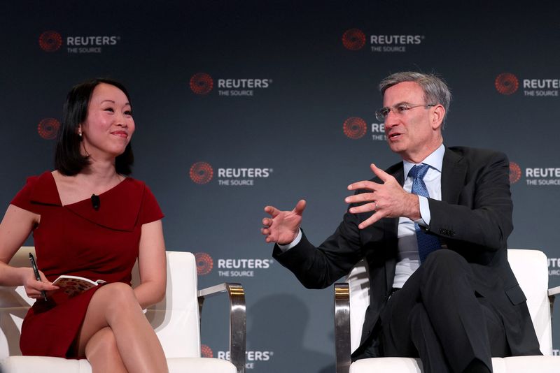 © Reuters. Peter Orszag, CEO of Lazard, speaks with Reuters journalist Lananh Nguyen during the ReutersNEXT Newsmaker event in New York City, New York, U.S., November 9, 2023. REUTERS/Brendan McDermid