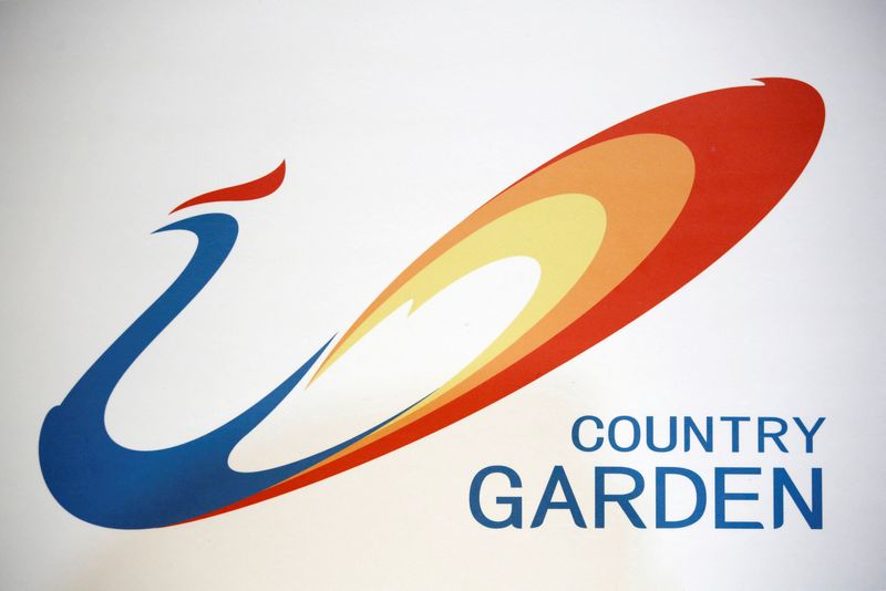 &copy; Reuters. FILE PHOTO: The company logo of Chinese developer Country Garden is displayed at a news conference in Hong Kong, China March 20, 2018. REUTERS/Bobby Yip/File Photo