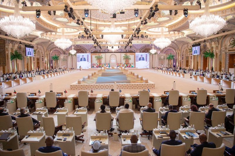 © Reuters. منظر عام لاجتماعات القمة العربية الإسلامية المشتركة في الرياض بالسعودية يوم السبت . صورة لرويترز من الرئاسة المصرية . تم الحصول على الصورة من طرف ثالث . 