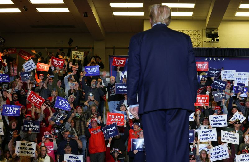&copy; Reuters. Republican presidential candidate and former U.S. President Donald Trump attends a campaign rally in Claremont, New Hampshire, U.S., November 11, 2023. REUTERS/Brian Snyder