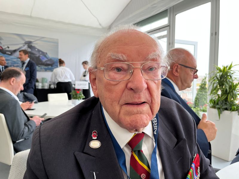 © Reuters. Veteran Ken Hay, 98, an ambassador for the British Normandy Memorial who reinforced Juno Beach and took part in the Battle of Normandy in 1944, is seen at the Royal International Air Tattoo, in Fairford, Britain on July 14, 2023. REUTERS/Tim Hepher/File Photo