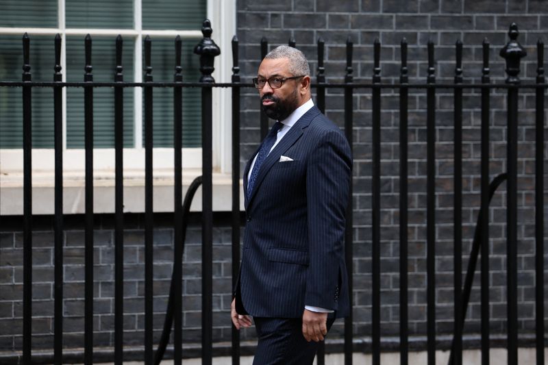 &copy; Reuters. Britain's Foreign Secretary James Cleverly walks outside 10 Downing Street in London, Britain November 13, 2023. REUTERS/Suzanne Plunkett