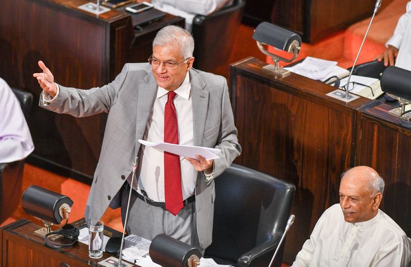 © Reuters. Sri Lanka's president Ranil Wickremesinghe, who is also the island nation's finance minister, presents the 2024 budget at the parliament in Colombo, Sri Lanka November 13, 2023. President Media/handout via Reuters 