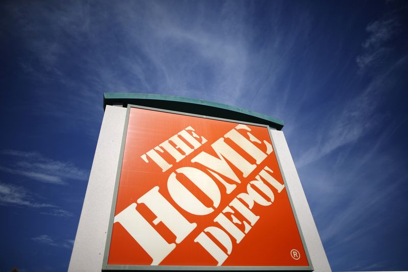 &copy; Reuters. FILE PHOTO: A Home Depot store is seen in Los Angeles, California March 17, 2015. REUTERS/Lucy Nicholson