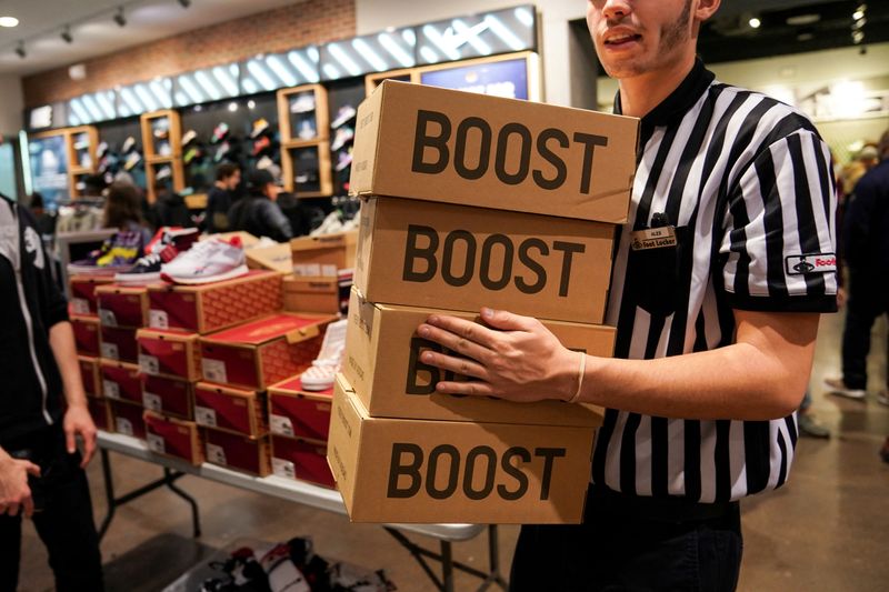 US retailers stuck with excess stock offer bargains as holiday season nears