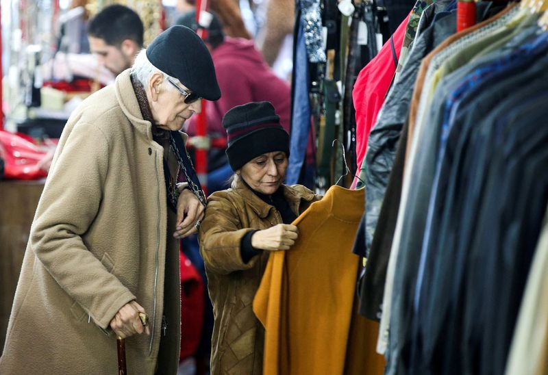 &copy; Reuters. Loja de roupas usadas em Buenos Aires, Argentina
14/05/2019
REUTERS/Agustin Marcarian