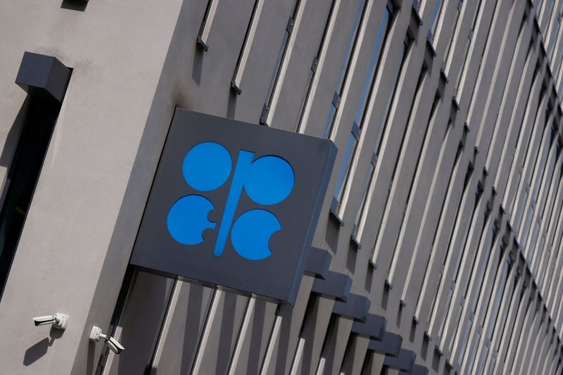 &copy; Reuters. Le logo de l'OPEP au siège de l'organisation à Vienne, en Autriche. /Photo prise le 2 juin 2023/REUTERS/Leonhard Foeger