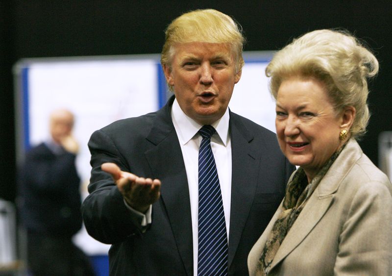 &copy; Reuters. FILE PHOTO: Donald Trump (L) gestures as he stands next to his sister Maryanne Trump Barry, during a break in proceedings of the Aberdeenshire Council inquiry into his plans for a golf resort, Aberdeen, northeast Scotland June 10, 2008. The inquiry is exp