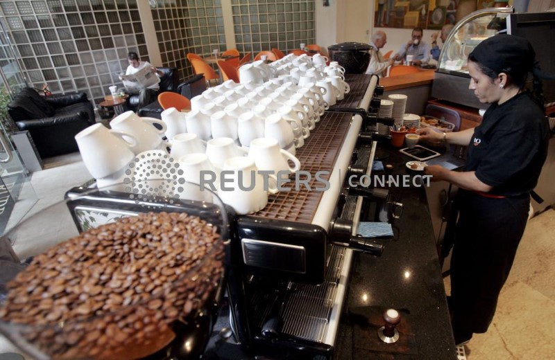 © Reuters. Café no Rio de Janeiro
REUTERS/Sergio Moraes