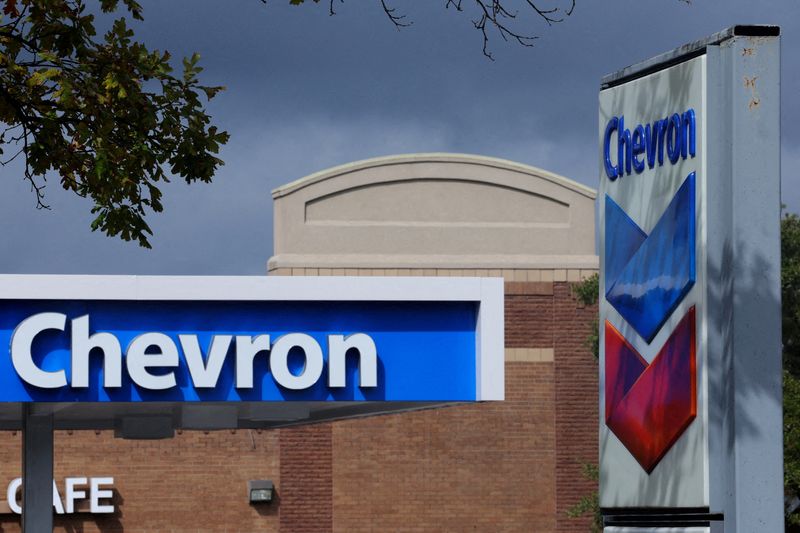 &copy; Reuters. FILE PHOTO: A Chevron gas station sign is seen in Austin, Texas, U.S., October 23, 2023.   REUTERS/Brian Snyder/File Photo