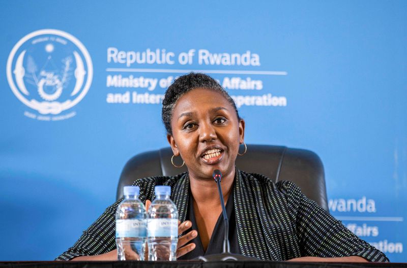&copy; Reuters. FILE PHOTO: Rwanda's government spokesperson Yolande Makolo addresses a news conference on the transfer of asylum seekers from Britain ahead of their arrival in Kigali, Rwanda June 14, 2022. REUTERS/Jean Bizimana/File photo