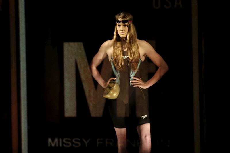 &copy; Reuters. En 2015, la nageuse olympique Missy Franklin présentait le LZR Racer X de Speedo. /Photo prise le 15 décembre 2015/REUTERS/Mike Segar