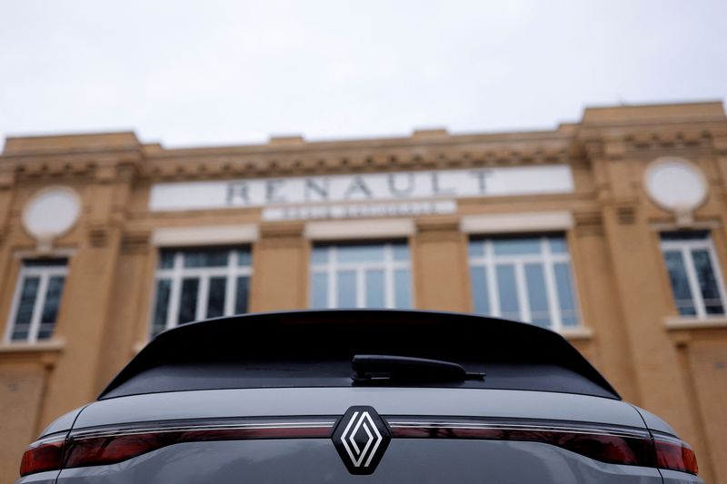 &copy; Reuters. Carro da Renault durante evento da montadora, perto de Paris, França
16/02/2023
REUTERS/Christian Hartmann