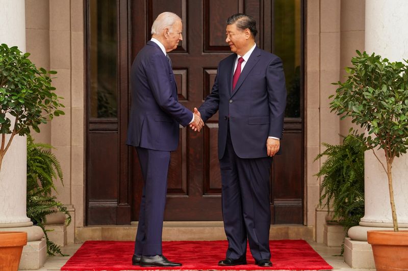 &copy; Reuters. Joe Biden et Xi Jinping au sommet de l'Apec à Woodside, en Californie. /Photo prise le 15 novembre 2023/REUTERS/Kevin Lamarque