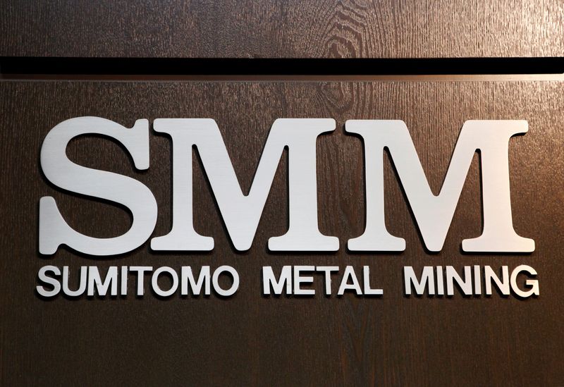 &copy; Reuters. FILE PHOTO: The logo of Sumitomo Metal Mining Co is pictured at the company's headquarters in Tokyo, Japan, September 13, 2018.   REUTERS/Ritsuko Shimizu/File Photo