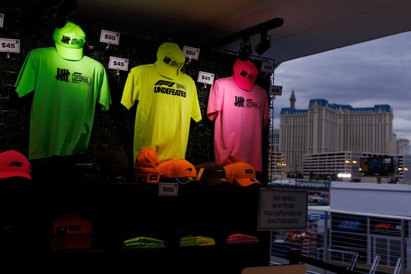 © Reuters. F1 apparel is displayed for sale, as U.S. retailers including PacSun and Abercrombie & Fitch are launching lines of Formula 1-inspired apparel, in Las Vegas, Nevada, U.S., November 15, 2023.   REUTERS/Mike Blake