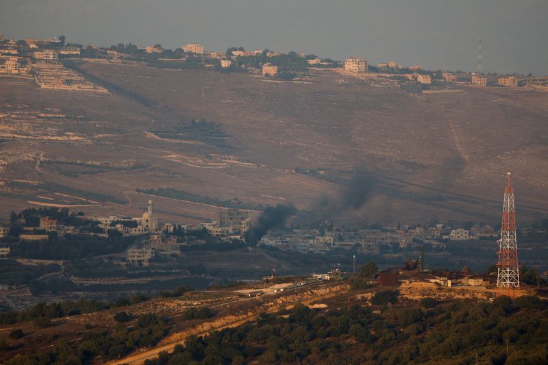 &copy; Reuters. De la fumée s'élève du côté de la frontière entre Israël et le Liban. /Photo prise le 15 novembre 2023/REUTERS/Evelyn Hockstein