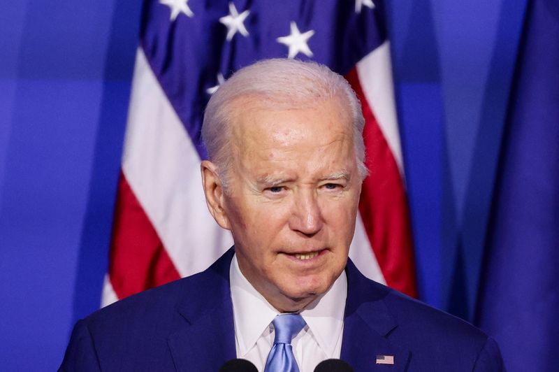 &copy; Reuters. Le président américain Joe Biden au sommet des chefs d'entreprise de la Coopération économique Asie-Pacifique (APEC) à San Francisco, Californie, États-Unis. /Photo prise le 16 novembre 2023/REUTERS/Brittany Hosea-Small