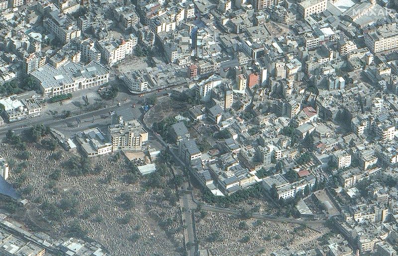 &copy; Reuters. صورة بالقمر الصناعي لمستشفى الأهلي في غزة يوم السابع من نوفمبر تشرين الثاني 2023. صورة لوريترز من ماكسار تكنولوجيز.