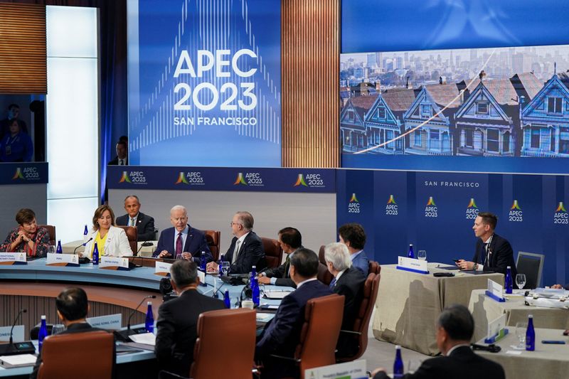 &copy; Reuters. الرئيس الأمريكي جو بايدن يتحدث خلال قمةلمنتدى التعاون الاقتصادي لدول آسيا والمحيط الهادي (أبك) في سان فرانسيسكو بالولايات المتحدة يوم الجم