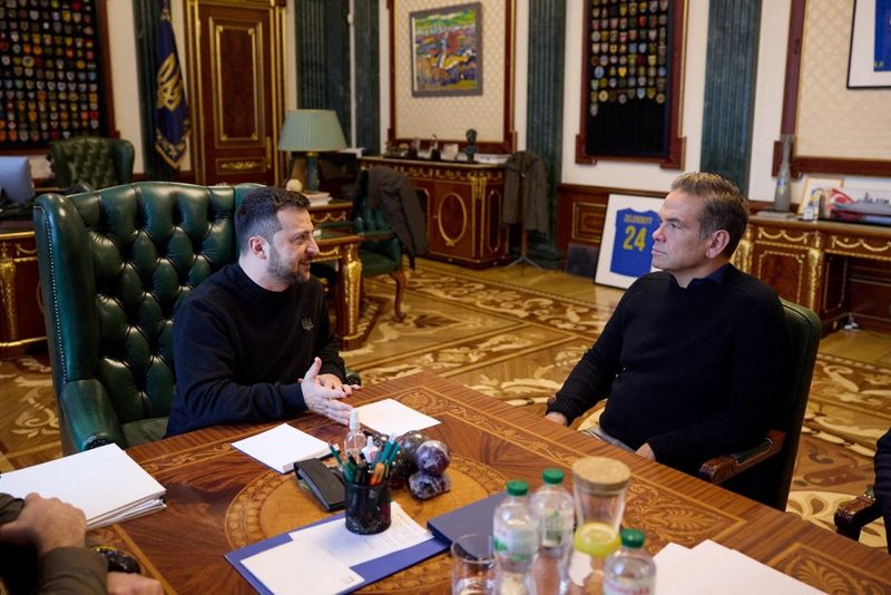 Fox CEO Lachlan Murdoch meets Zelenskiy in Kyiv in 'very important signal' -Ukraine