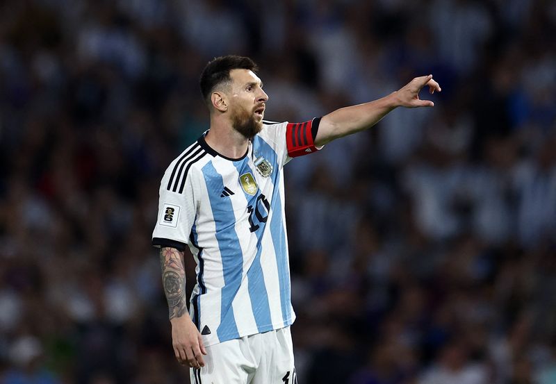&copy; Reuters. الأرجنتيني ليونيل ميسي خلال مباراة فريقه ضد أوروجواي خلال تصفيات أمريكا الجنوبية المؤهلة لكأس العالم في بوينس آيريس بالأرجنتين يوم 16 نوفمب