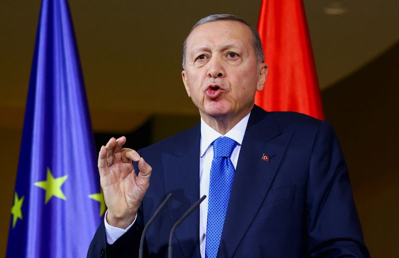 &copy; Reuters. الرئيس التركي رجب طيب أردوغان خلال مؤتمر صحفي بمقر المستشارية الألمانية في برلين يوم 17 نوفمبر تشرين الثاني 2023. تصوير: فابريتسيو بنش - رويترز.