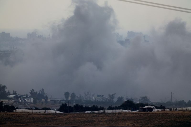 &copy; Reuters. Fumaça após explosão no norte de Gaza
 20/11/2023   REUTERS/Alexander Ermochenko