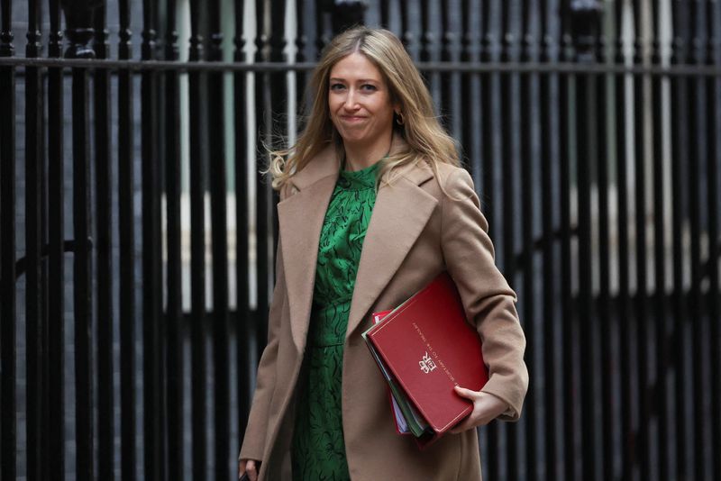 &copy; Reuters. FILE PHOTO: Britain's Chief Secretary to the Treasury Laura Trott walks at Downing Street in London, Britain, November 14, 2023. REUTERS/Hannah McKay/File Photo