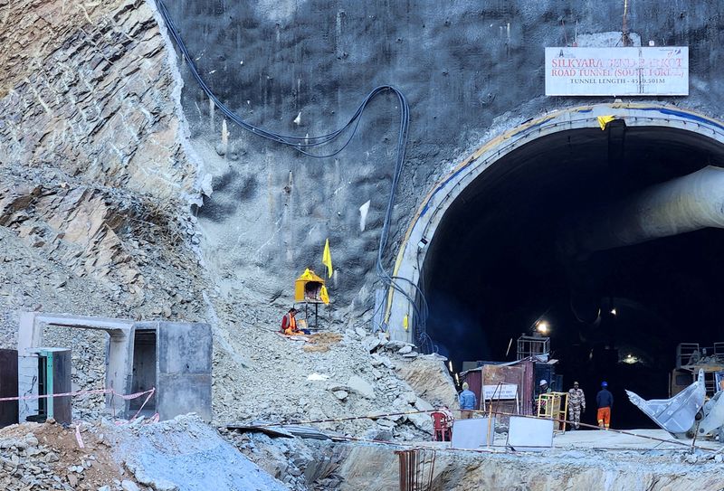 &copy; Reuters. Vista de entrada de túnel em que trabalhadores indianos estão presos, em Uttarakhand, Índia
21/11/2023
REUTERS/Saurabh Sharma