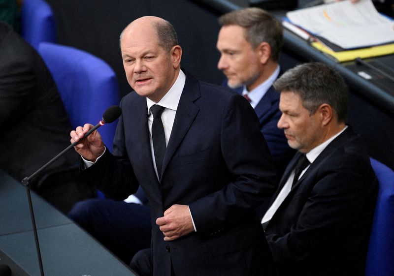 Analysis-Scholz's coalition buckles but unlikely to break - for now
