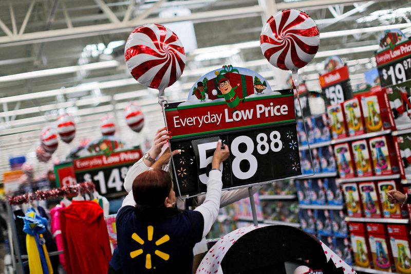 Walmart bets on parcel stations for quick deliveries to propel holiday sales