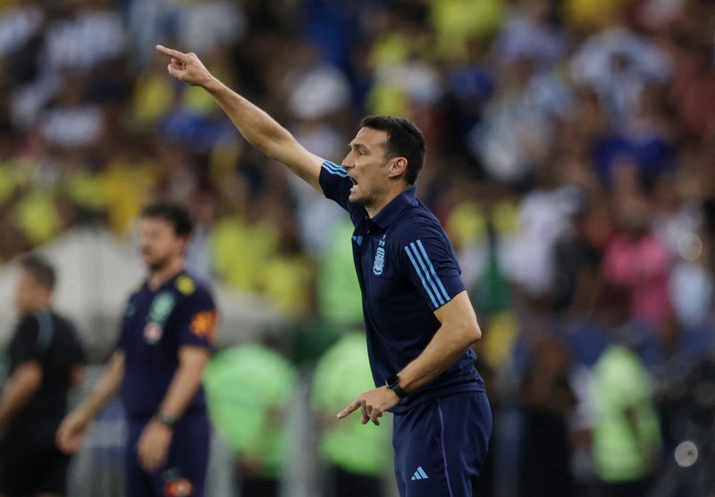 &copy; Reuters. Lionel Scaloni durante jogo da Argentina contra o Brasil
 21/11/2023       REUTERS/Ricardo Moraes