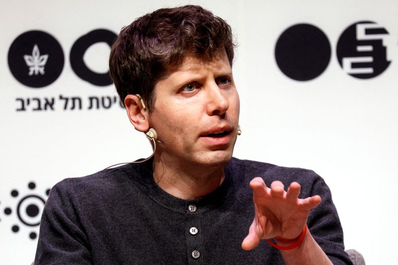 &copy; Reuters. FILE PHOTO: Sam Altman, CEO of Microsoft-backed OpenAI and ChatGPT creator speaks during a talk at Tel Aviv University in Tel Aviv, Israel June 5, 2023. REUTERS/Amir Cohen/File Photo