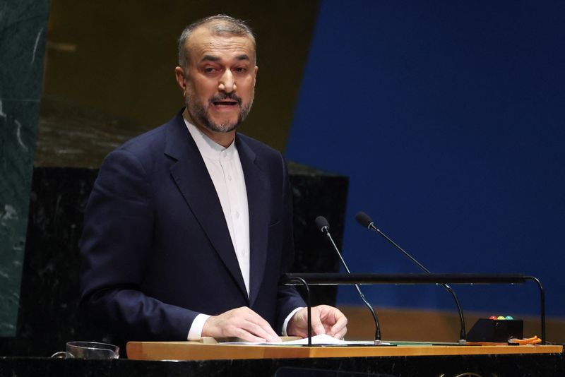 &copy; Reuters. وزير الخارجية الإيراني حسين أمير عبد اللهيان يلقي كلمة أمام جلسة طارئة بالجمعية العامة للأمم المتحدة لبحث الصراع في غزة في يوم 26 أكتوبر تشر