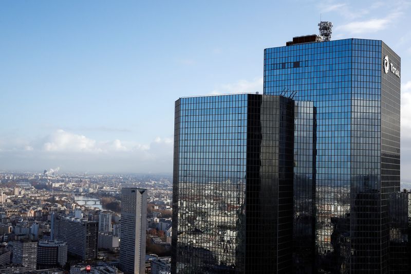 &copy; Reuters. Le quartier d'affaires de La Défense, en région parisienne. /Photo prise le 17 janvier 2021/REUTERS/Gonzalo Fuentes