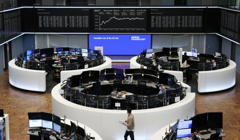 &copy; Reuters. The German share price index DAX graph is pictured at the stock exchange in Frankfurt, Germany, November 17, 2023. REUTERS/Staff/File Photo