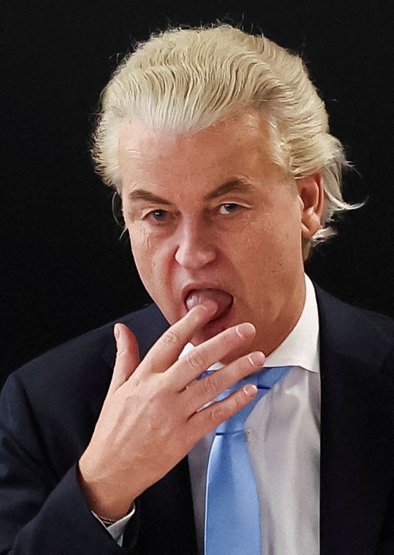&copy; Reuters. O líder do partido PVV, Geert Wilders, reúne-se com membros do seu partido no Parlamento holandês
23/11/2023
REUTERS/Yves Herman     