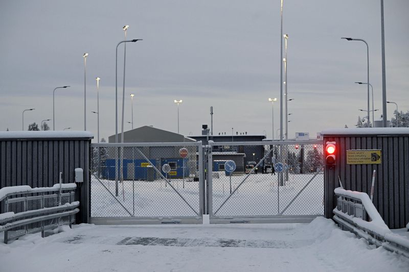 &copy; Reuters. A view of closed gates at the Raja-Jooseppi international border crossing station before its opening in Inari, northern Finland on November 24, 2023. Finland closed all other checkpoints on Finland's border with Russia because of the flow of third-country