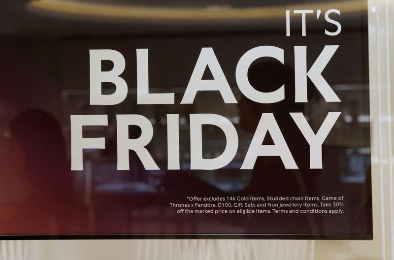 Retailers hope to draw picky Black Friday shoppers to stores