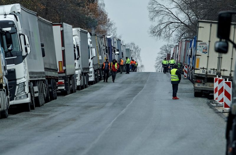 &copy; Reuters. FILE PHOTO: Ukrainian trucks are parked near the Poland-Ukraine border, near the village of Korczowa, Poland November 19, 2023. REUTERS/Yan Dobronosov/File Photo