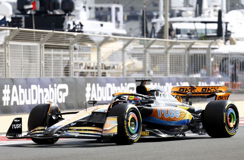 Equipe McLaren de F1 prorroga contrato de motor com Mercedes até 2030