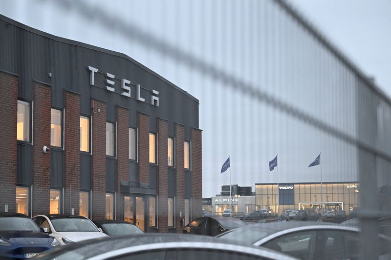 &copy; Reuters. A general view of the Tesla's Service Center in Segeltorp in Stockholm, Sweden, October 27, 2023.  Jessica Gow/TT News Agency/via REUTERS/File Photo