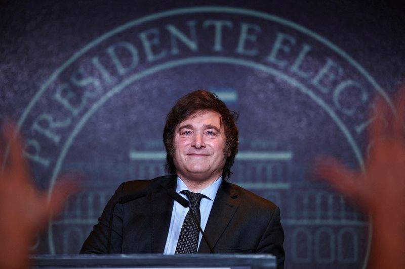 &copy; Reuters. Presidente eleito da Argentina, Javier Milei, discursa a apoiadores após vencer eleição presidencial
19/11/2023 REUTERS/Agustin Marcarian