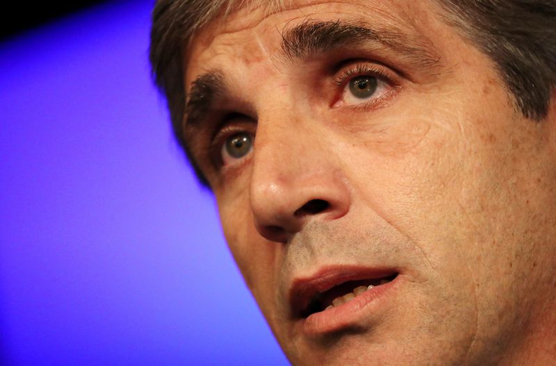 © Reuters. FILE PHOTO: Former governor of Argentina's central bank, Luis Caputo, speaks during a news conference in Buenos Aires, Argentina May 4, 2018. REUTERS/Marcos Brindicci/File Photo