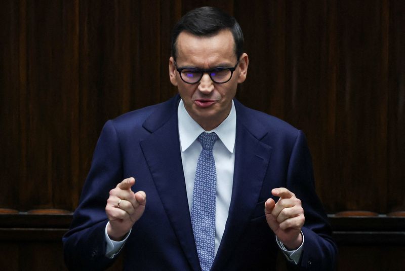 Morawiecki's new Polish government sworn in before confidence vote