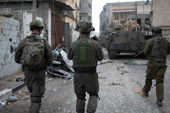 &copy; Reuters. Soldados israelenses operam na Faixa de Gaza
 27/11/2023   Divulgação via REUTERS